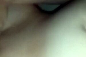 Amatörpar delar hemmagjorda videomoment hemma.