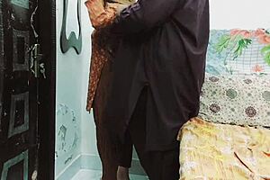 Пакистанская мачеха поймана в тайном романе с дядей соседа с четким хинди аудио