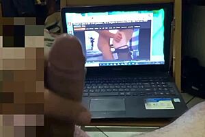 Stella still pays tribute to fans