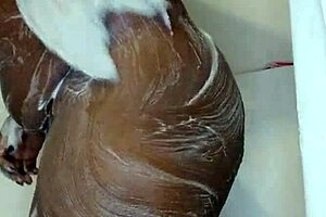 mature milf masturbates wet pussy