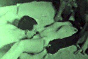 다크 랜턴 엔터테인먼트: 200년 빈티지 밀프 포르노, 털난 보지 블로우잡과 섹스