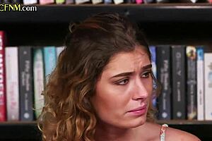 британские CFNM девчонки дрочат и сосут член в дикой тройке, я так возбужден, глядя, как они доминируют!