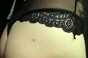 Aman Tanrım, prova odasında soyunurken yakaladım, o memeler inanılmaz! 😍