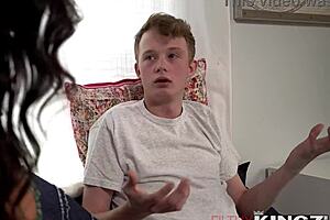 كيتين لاتينايت تلهم ابن الزوج بحركاتها البرية!