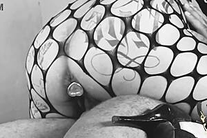 paty angel got free pussy after uber ride home with gaping ass.