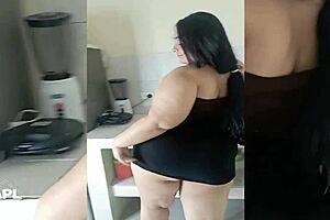 สาวลาตินก้นใหญ่โดนเลียในวิดีโอโฮมเมด