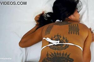 Компиляция ебли раком с азиатской милф в горячих сценах действия