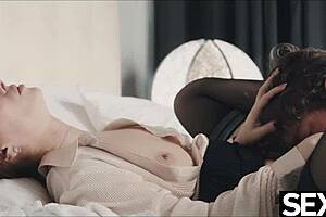 눈부신 블론드 밀프가 스타킹 입고 애인 세게 타며 크림피까지 달려