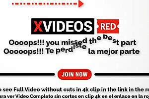 Damn, hete 19-jarige Latina laat perfecte tieten stuiteren!