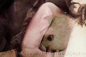 واو! اعترافات إيروتيك ريترو من دارك لانترنز نار خالصة!