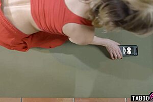 How did Aiden Ashley handle that nervous Tinder guy?