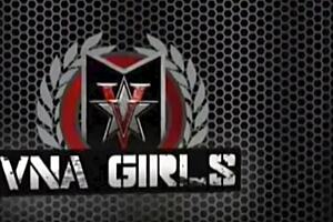 Maxine X gondoskodik Rico Shadesről a lovaglós jelenetben