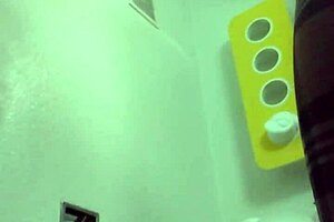 Har du set en så vild moden shemale? Kan du håndtere hendes solo-action?