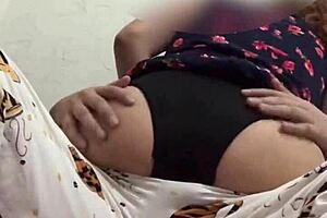 家で一人きりの時に、発情熟女彼女とセックス