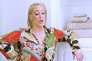 Totally stuck milf teased by partner - Aaliyah Love Ryan Keely