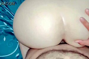 与火辣拉丁熟女肛门内射，她的大屁股让我欲罢不能