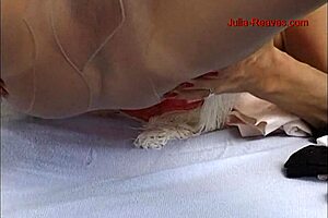 Hé, pourquoi Helena a besoin d'un mari avec un placard plein de jouets ?