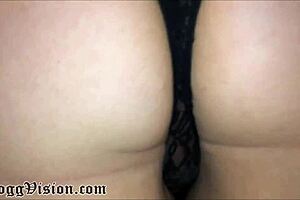 Hej, poglej ta izziv z manekenom z zrelo ženo in mlado 18+ PAWG. Divja medrasna igra ponoči!