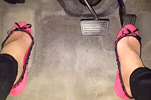 Intimissimaskype connects on Facebook for intimate webcam chats