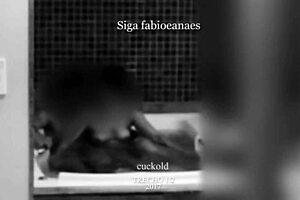 trecho aventura de 2017 que o corno filmou a hotwife safada com o amigo tímido dotado que sarra muito e chupando a buceta gostosa