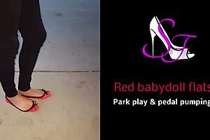 Intimissimaskype connects on Facebook for intimate webcam chats