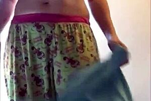 Curvy Body Teasing You Outdoors! Look at These Natural Tits!