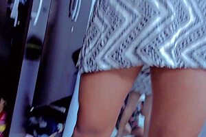 Dreier mit geilen Stiefschwestern, die lecken und hart ficken wollen