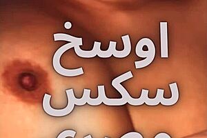 Schöne Latina-Schlampe gebeugt im Schlafzimmer für hartes Doggystyle-Ficken