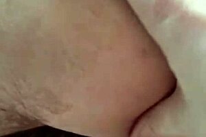 Ai văzut vreodată un cur de bărbat lucrat așa în joacă amatoare?