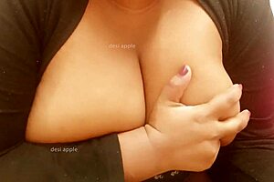 Indian Milf Sexy Tits
