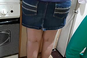 We sneakily jerk off watching stepmom cook dinner. Girls fly into wild orgasms!