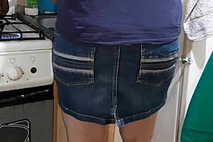 We sneakily jerk off watching stepmom cook dinner. Girls fly into wild orgasms!