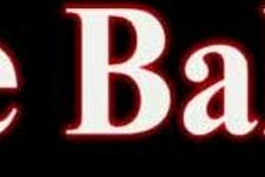 Stiefmutter Mandy Rhea zieht sich nackt aus in wilder Motivation