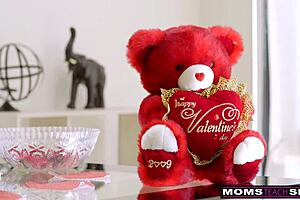 Mor og stemor deler et romantisk valentinsdag-øyeblikk i s7 e7