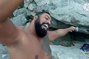 Moreno Tatuado ramt blonde uit São Paulo op strand