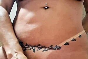 Brincando Com Consolo De Bolinhas Na Buceta