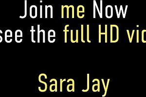 Бујна кугар Сара Џеј добија тучену пичку на веб камери!