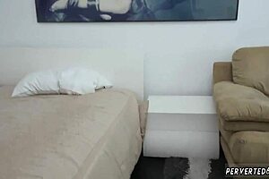 Help! Stepson saves mom Krissy Lynn from shower mishap