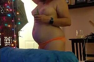 Hotwife Steffi Watercolor Pussy Dance!