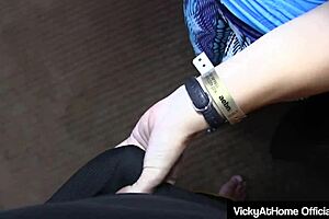 Milf Vicky Vette Gives Boobjob Till Cumshot!