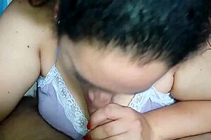 Does Chubby Wife Suck For Cumshot?