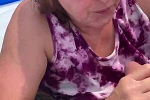 NICE BIGDDD MILF GIVES OUTDOOR BLOWJOB AND GETS CUMSHOT!