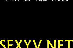 Miluju dávat téhle osmnáctileté mladé masáž a tvrdě ji šukat!