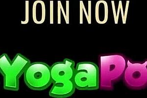 Busty Latina MILF Jazmine Cruz, willst du meine nackten Yoga-Moves sehen?