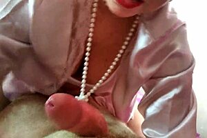 Aimee, Milf Panas, Beri Oral Beruap Pada Ulang Tahun Perkahwinan