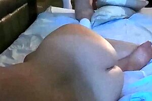 Милф с голям задник язди огромен кур до крем пай!