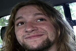 Megtaláltuk India Summert, a forró mostohaanyádat, és vad lovaglásra vittük