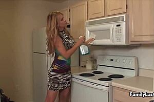 Can a Happy Young Guy Drill a Milf’s Mature Pussy This Good?