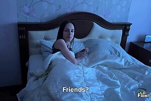 Yo, stepmom og stedsøn går amok med deep throat i sengen!