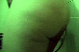 Черт побери! Зрелая MILF и кугара ныряют в дикое лесбийское действие!